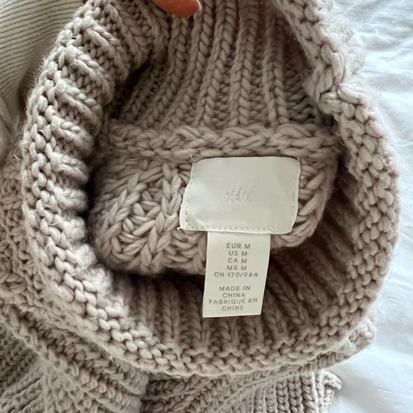 Oatmeal Turtleneck Cropped Sweater - Picture 4 of 4